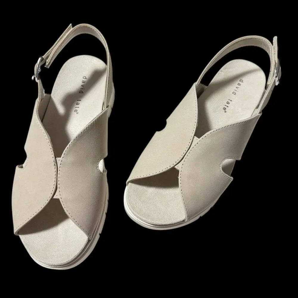 David Tate Madona Women Beige sandals adjustable slingback SZ/ 7 Wide
